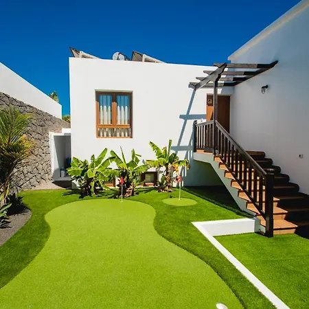 Cavendish With Sea Views And Heatable Pool Close To Flamingo Вилла