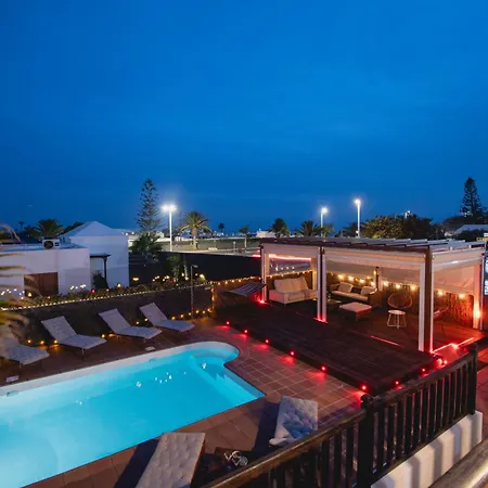 Willa Cavendish With Sea Views And Heatable Pool Close To Flamingo