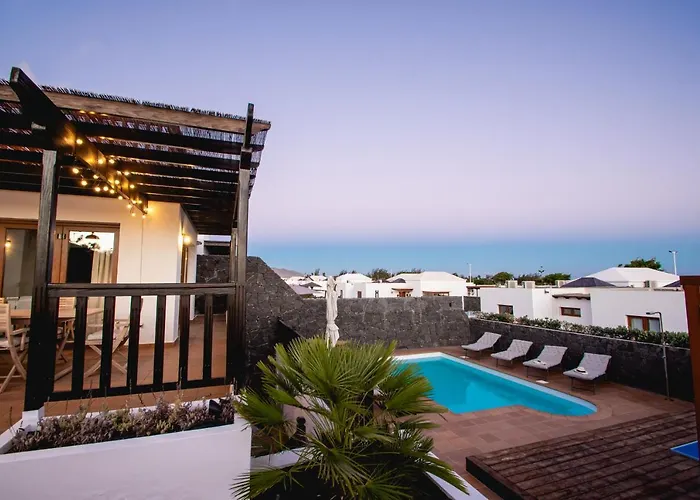 Cavendish With Sea Views And Heatable Pool Close To Flamingo Willa *