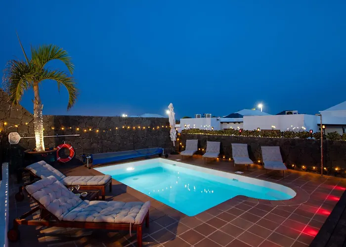 Willa Cavendish With Sea Views And Heatable Pool Close To Flamingo *