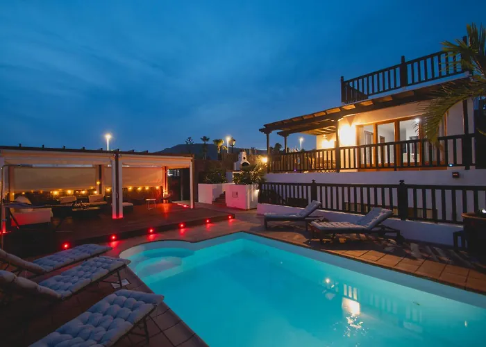 Cavendish With Sea Views And Heatable Pool Close To Flamingo * Playa Blanca (Lanzarote)