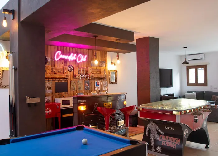 Willa Cavendish With Sea Views And Heatable Pool Close To Flamingo