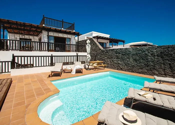 Cavendish With Sea Views And Heatable Pool Close To Flamingo