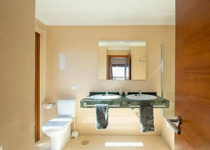 Cavendish With Sea Views And Heatable Pool Close To Flamingo *