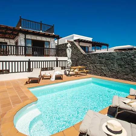 Cavendish With Sea Views And Heatable Pool Close To Flamingo