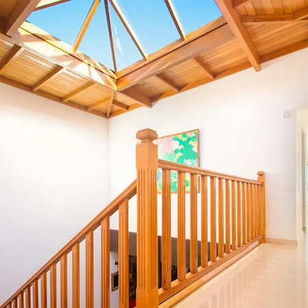 Willa Cavendish With Sea Views And Heatable Pool Close To Flamingo Playa Blanca (Lanzarote)