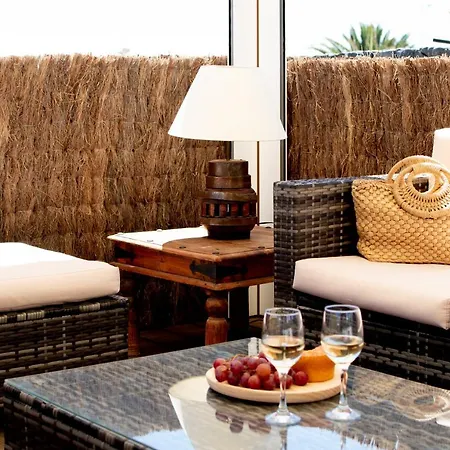 Willa Cavendish With Sea Views And Heatable Pool Close To Flamingo *
