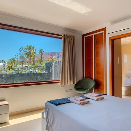 Cavendish With Sea Views And Heatable Pool Close To Flamingo Villa Playa Blanca (Lanzarote)