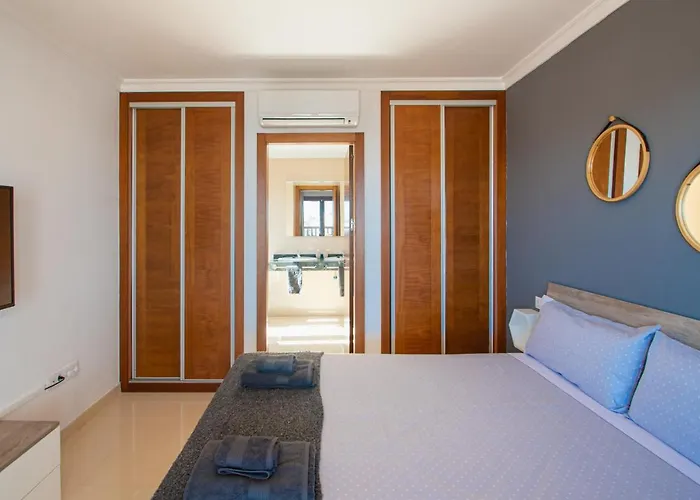 Cavendish With Sea Views And Heatable Pool Close To Flamingo Playa Blanca (Lanzarote)