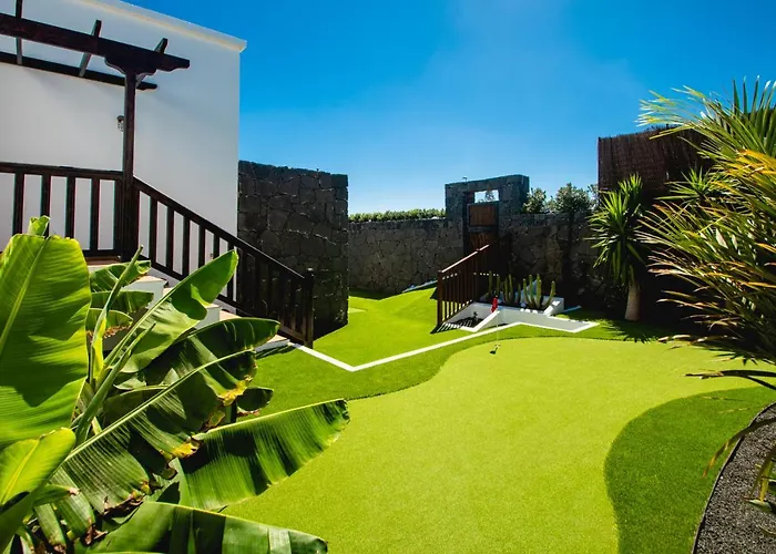 Cavendish With Sea Views And Heatable Pool Close To Flamingo