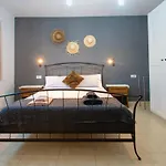 Villa Cavendish With Sea Views And Heatable Pool Close To Flamingo