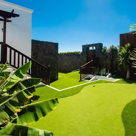 Cavendish With Sea Views And Heatable Pool Close To Flamingo