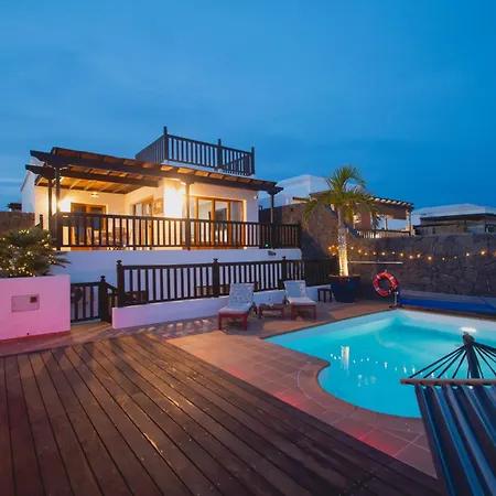 Βίλα Cavendish With Sea Views And Heatable Pool Close To Flamingo *