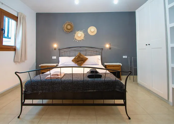 Villa Cavendish With Sea Views And Heatable Pool Close To Flamingo